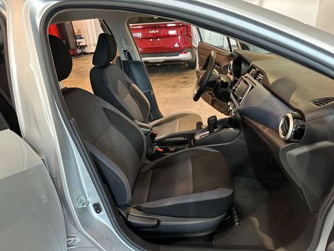 Used 2025 Nissan Versa SV FWD image 35
