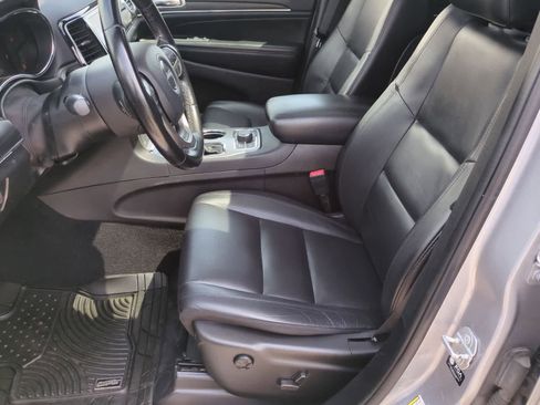 Used 2021 Jeep Grand Cherokee Limited AWD/4WD image 16