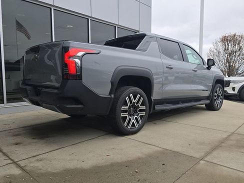New 2026 Chevrolet Silverado EV LT AWD/4WD image 14