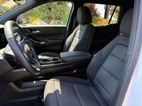 Used 2025 Chevrolet Equinox LT AWD/4WD image 14