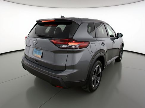 Used 2025 Nissan Rogue SV image 7
