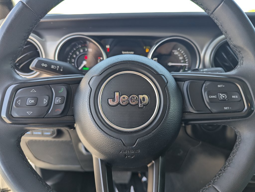 Used 2023 Jeep Wrangler Unlimited AWD/4WD image 23