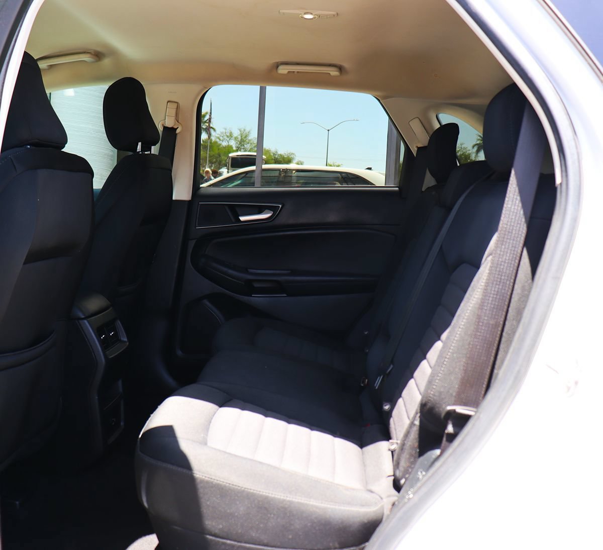 Used 2021 Ford Edge SE FWD image 33