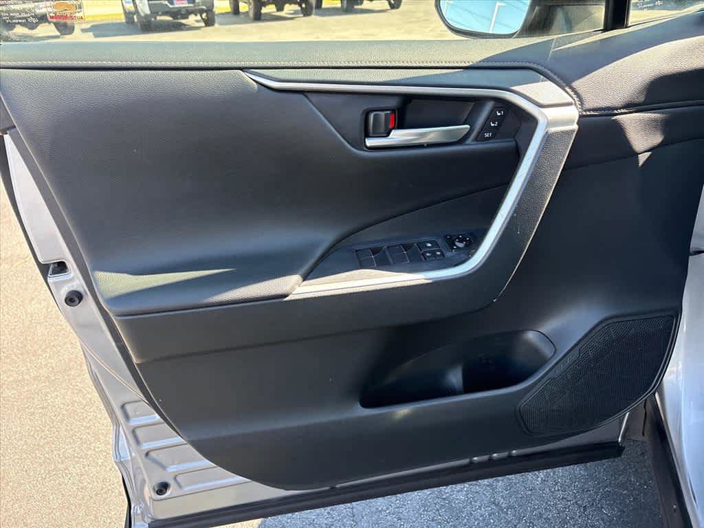 Used 2019 Toyota RAV4 Limited AWD/4WD image 21