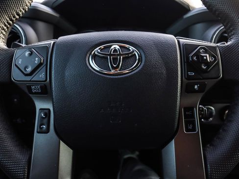 Used 2020 Toyota Tacoma TRD Sport image 10