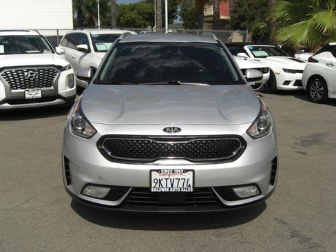 Used 2019 Kia Niro LX FWD image 2