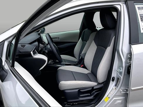 Certified 2025 Toyota Corolla LE FWD image 9