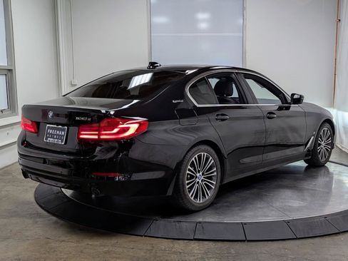 Used 2019 BMW 530e w/ Convenience Package RWD image 9