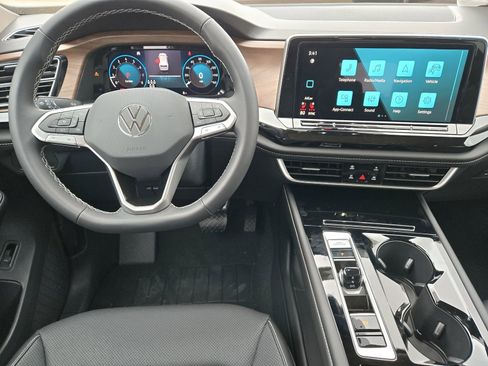 New 2026 Volkswagen Atlas SE image 9