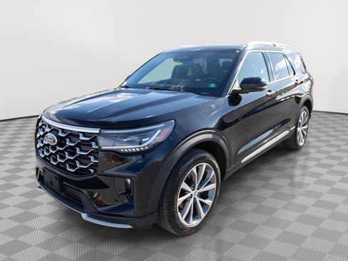 Used 2025 Ford Explorer Platinum w/ Ultimate Package image 7