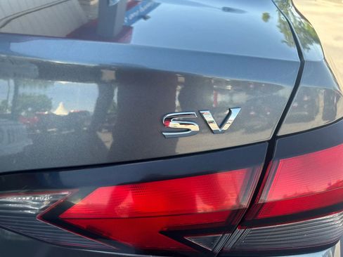 Used 2021 Nissan Versa SV FWD image 7