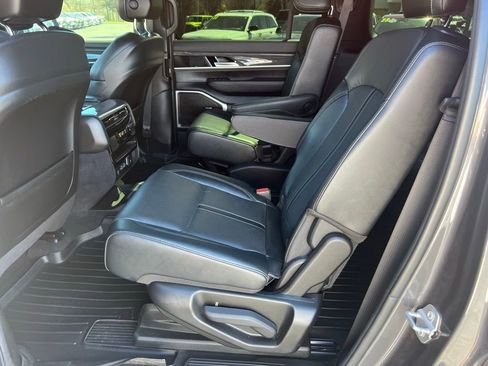 Used 2022 Jeep Wagoneer Series III w/ Flexible Seating Group image 26