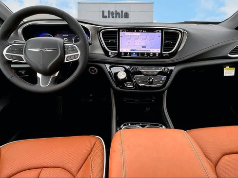 New 2026 Chrysler Pacifica Pinnacle w/ Trailer Tow Group image 10