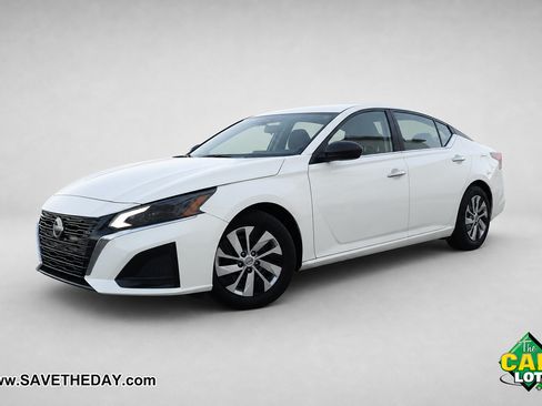 Used 2024 Nissan Altima 2.5 S FWD image 2