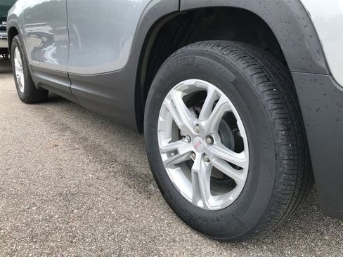 Used 2023 GMC Terrain SLE w/ Driver Convenience Package FWD image 12