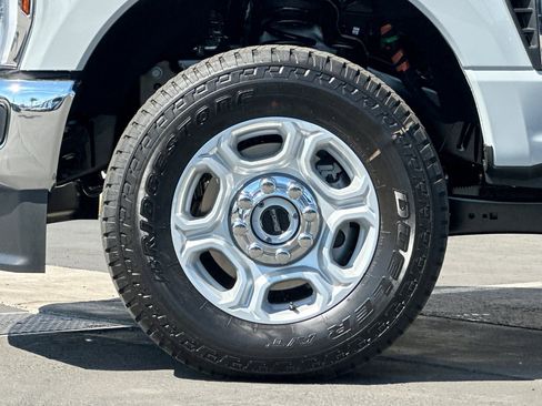 New 2026 Ford F250 XLT w/ XLT Premium Package image 24