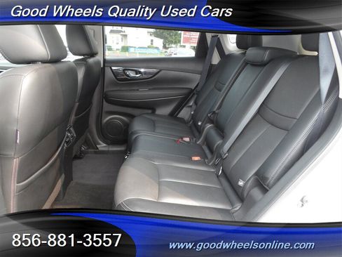 Used 2018 Nissan Rogue SL w/ Premium Package AWD/4WD image 14