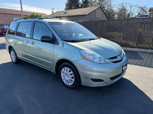Used 2007 Toyota Sienna LE image 3