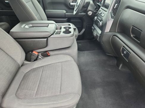Used 2022 Chevrolet Silverado 2500 Custom w/ Custom Value Package AWD/4WD image 15