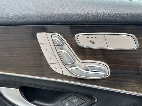 Used 2020 Mercedes-Benz GLC 300 image 39