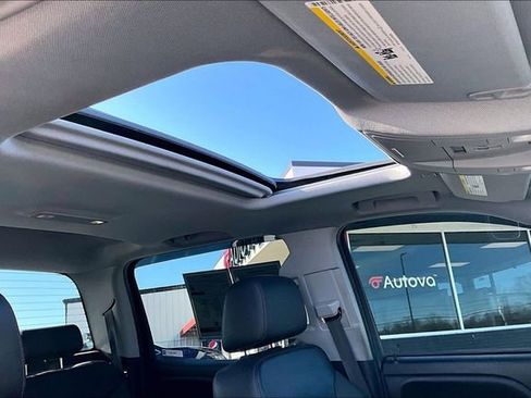 Used 2018 GMC Sierra 1500 SLT w/ Black Pack image 24