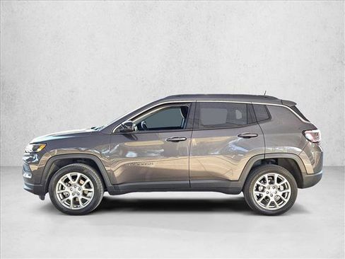 Used 2022 Jeep Compass Latitude image 8