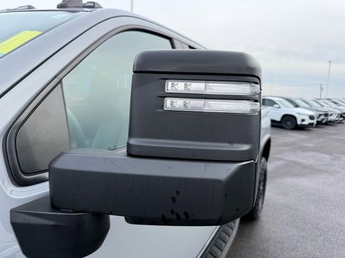 Used 2024 Chevrolet Silverado 2500 ZR2 image 14