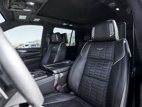 Used 2023 Cadillac Escalade V w/ LPO, ONYX Package image 46