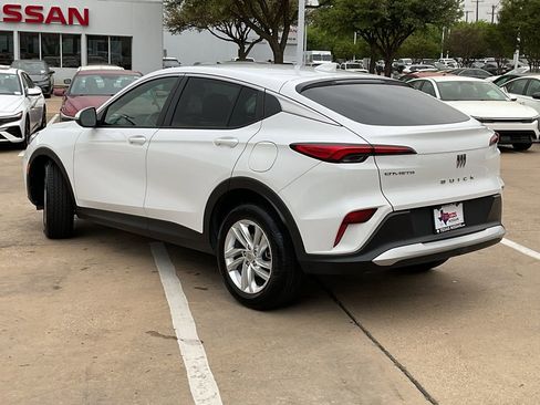 Used 2025 Buick Envista Preferred image 7