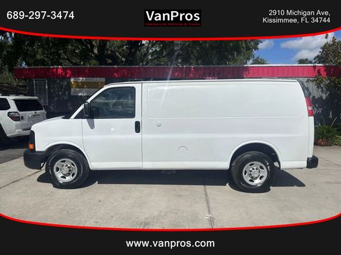 Used 2012 Chevrolet Express 2500 image 2