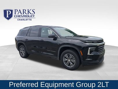 Used 2025 Chevrolet Traverse LT