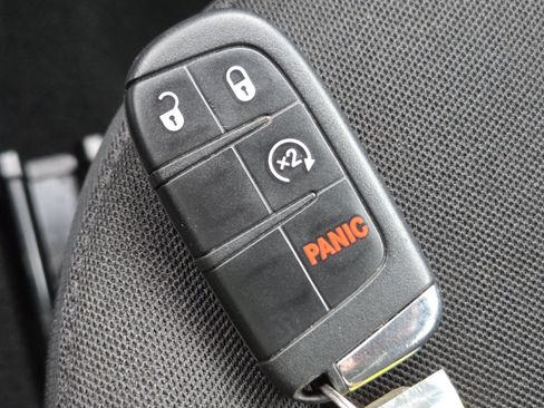 Used 2022 Jeep Renegade Altitude w/ Convenience Group AWD/4WD image 34