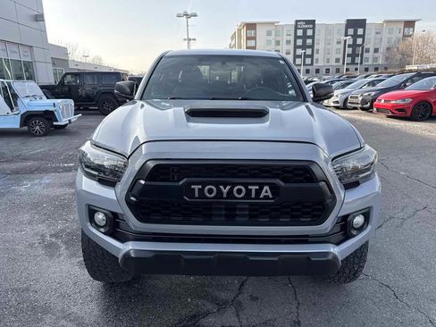 Used 2017 Toyota Tacoma TRD Pro image 3