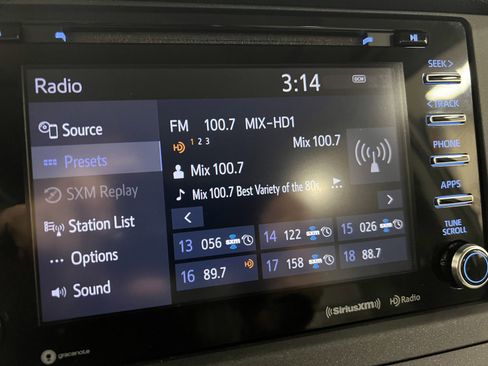 Used 2019 Toyota Sienna XLE image 25