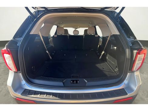 Used 2020 Ford Explorer XLT w/ Equipment Group 202A image 20