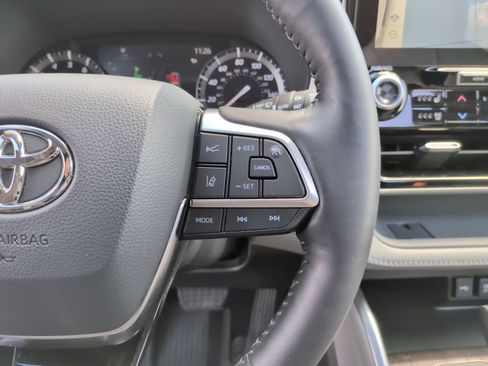 Certified 2020 Toyota Highlander Platinum AWD/4WD image 21