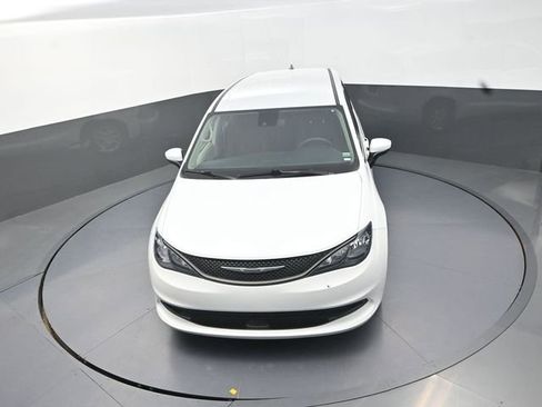 Used 2023 Chrysler Voyager LX image 24