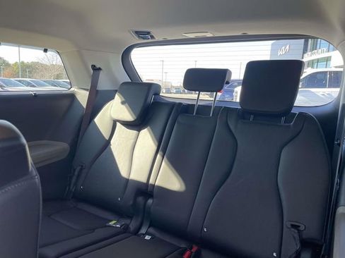New 2026 Kia Carnival EX FWD image 26