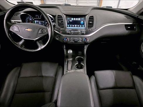 Used 2019 Chevrolet Impala LT FWD image 14