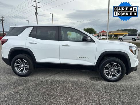 Used 2026 GMC Terrain Elevation FWD image 2