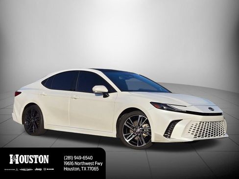 Used 2025 Toyota Camry XSE w/ Premium Package FWD image 3