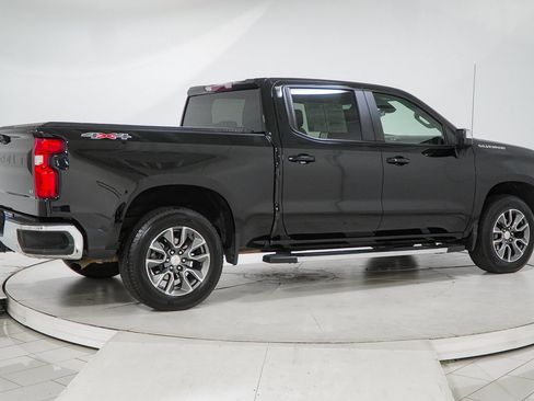 Used 2025 Chevrolet Silverado 1500 LT AWD/4WD image 13