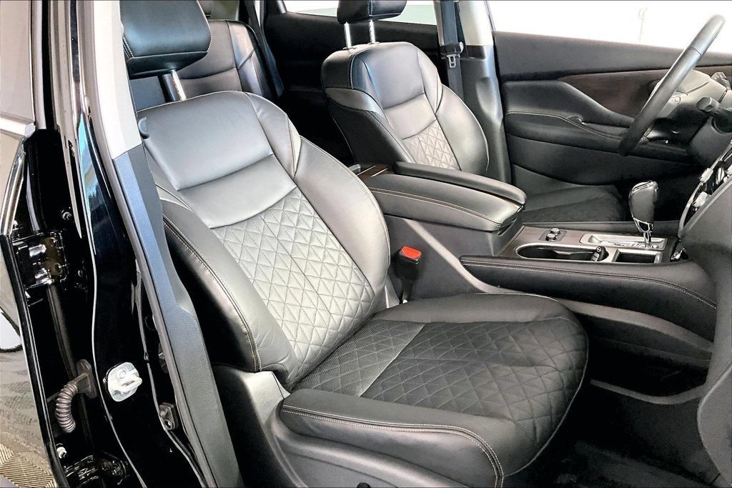 Used 2024 Nissan Murano Platinum w/ Cargo Package FWD image 7