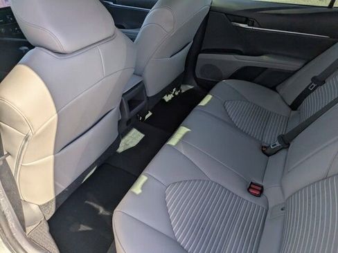 Used 2021 Toyota Camry SE w/ Convenience Package image 16