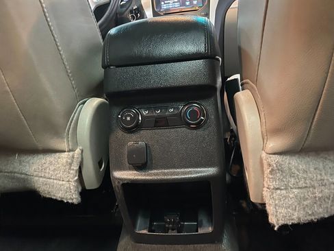 Used 2015 Ford Explorer XLT w/ Equipment Group 202A image 24