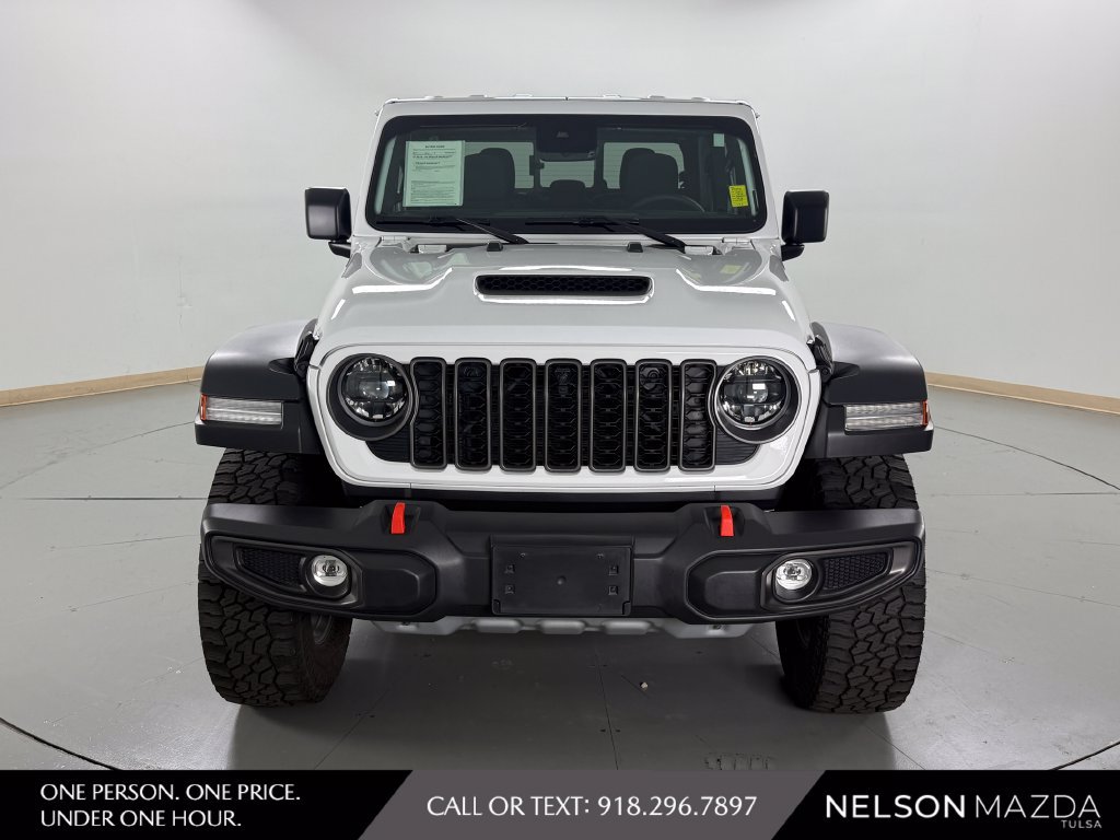 Used 2025 Jeep Gladiator Mojave w/ Convenience Group AWD/4WD image 2
