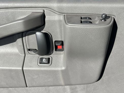 New 2025 GMC Savana 2500 Extended w/ Driver Convenience Package image 23