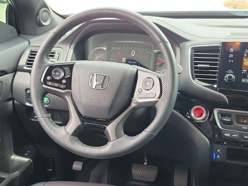 Used 2025 Honda Passport Black Edition image 21