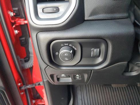 Certified 2023 RAM 1500 Big Horn image 31