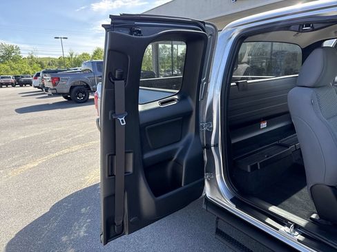 Used 2022 Toyota Tacoma SR AWD/4WD image 21